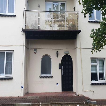 Newly Renovated Ideally Situated 2 Bedroom Flat Bournemouth Exterior photo
