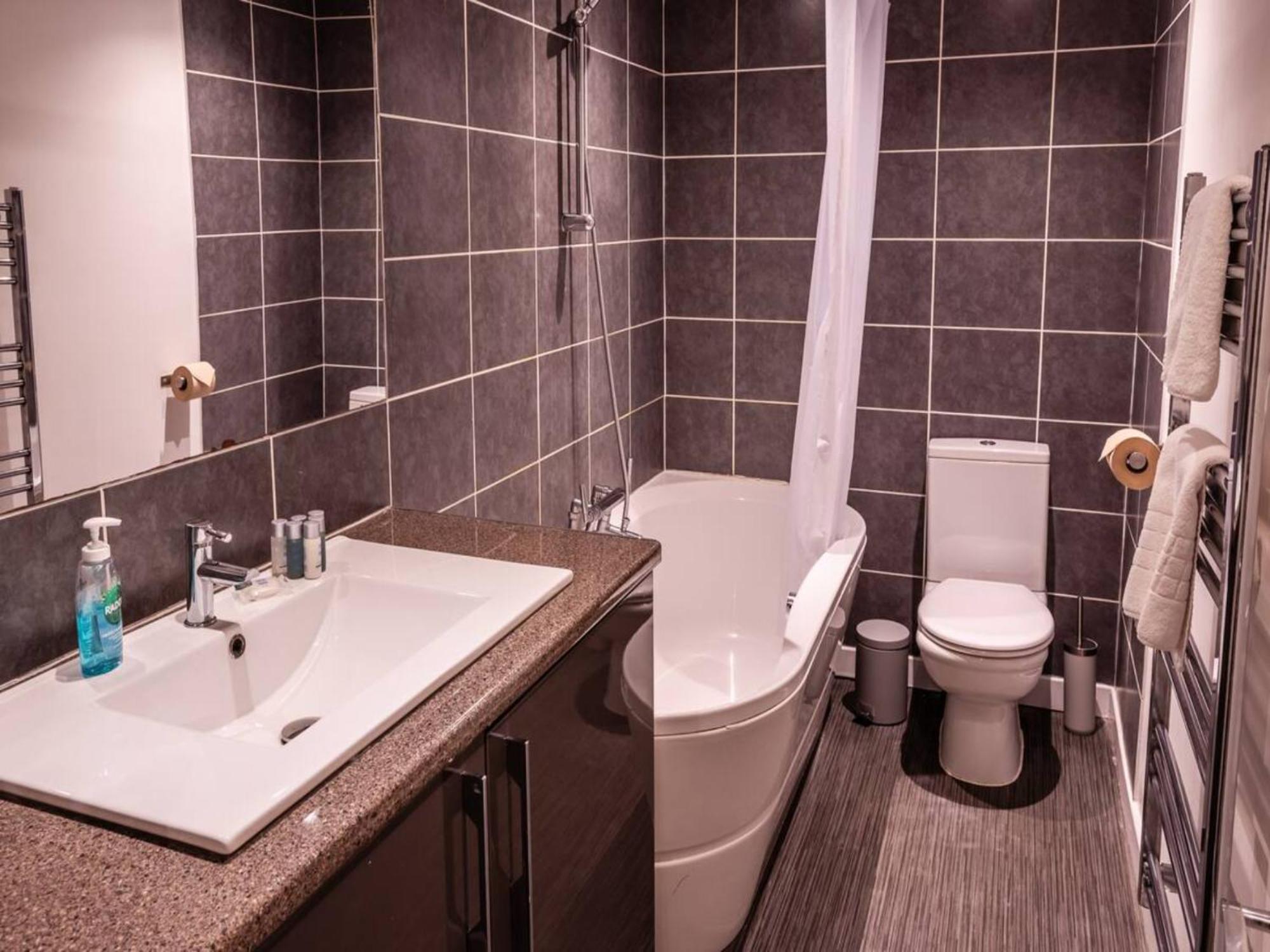 Newly Renovated Ideally Situated 2 Bedroom Flat Bournemouth Exterior photo
