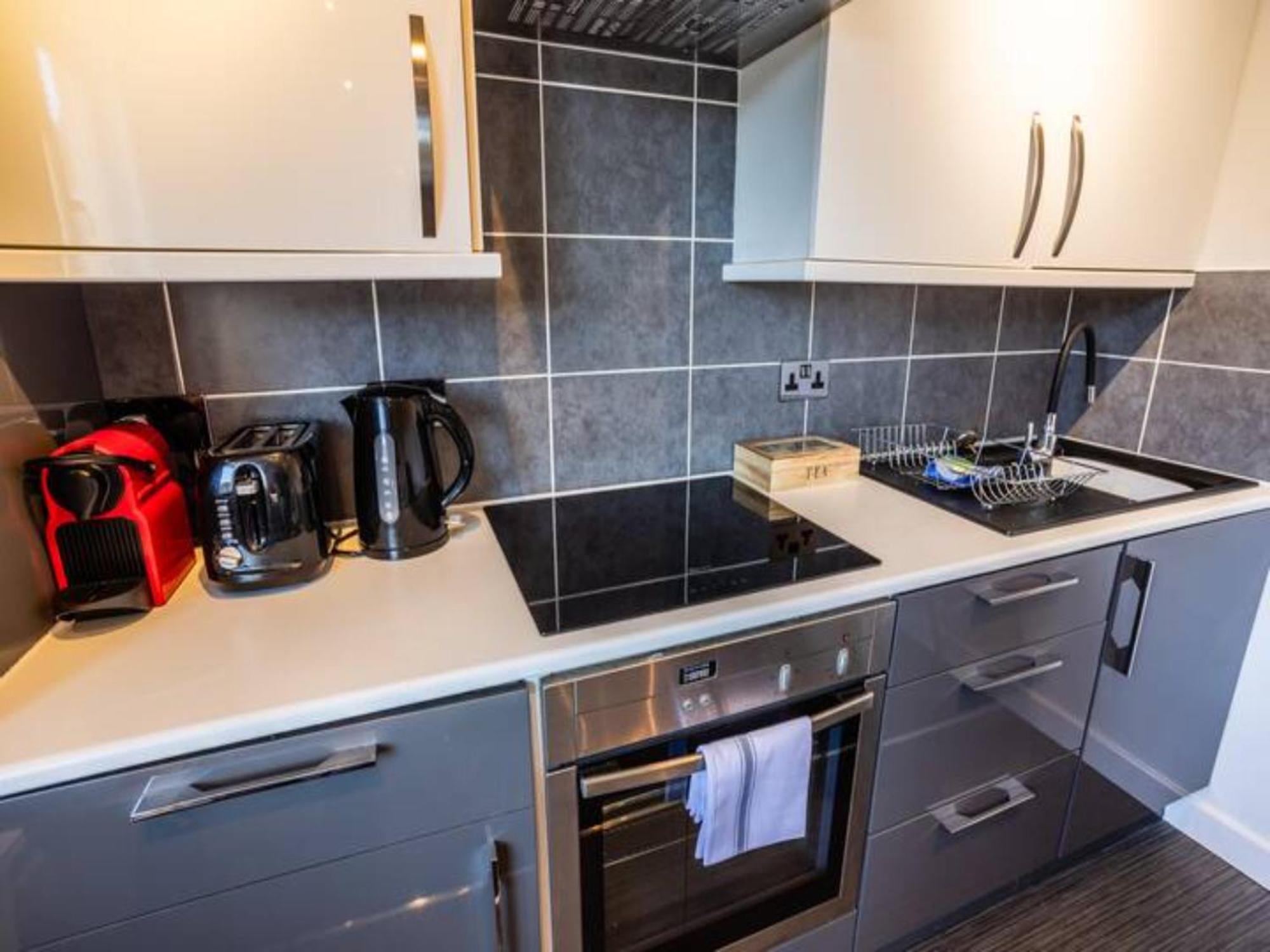Newly Renovated Ideally Situated 2 Bedroom Flat Bournemouth Exterior photo